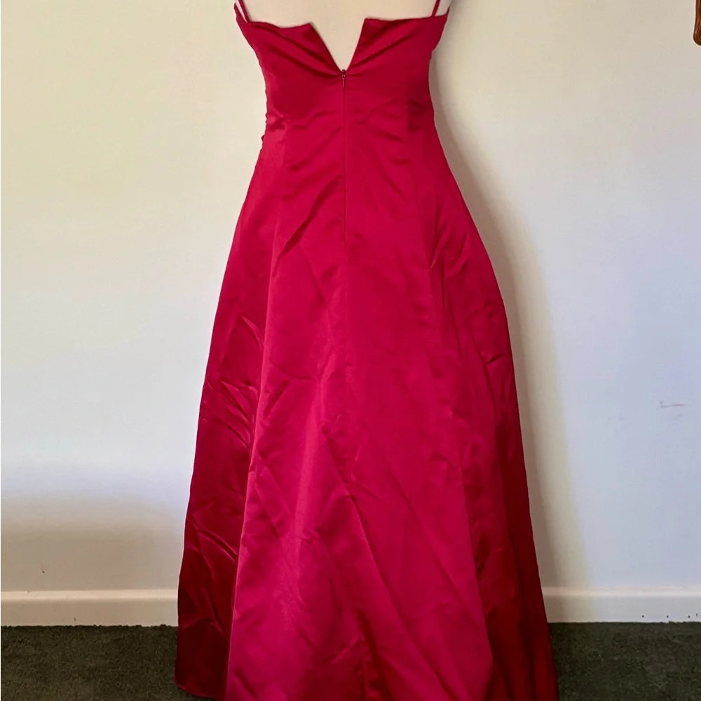 David's Bridal Size JB 16 Ruched Satin Style Apple Crimson Red Maxi Formal Dress - Picture 3 of 11